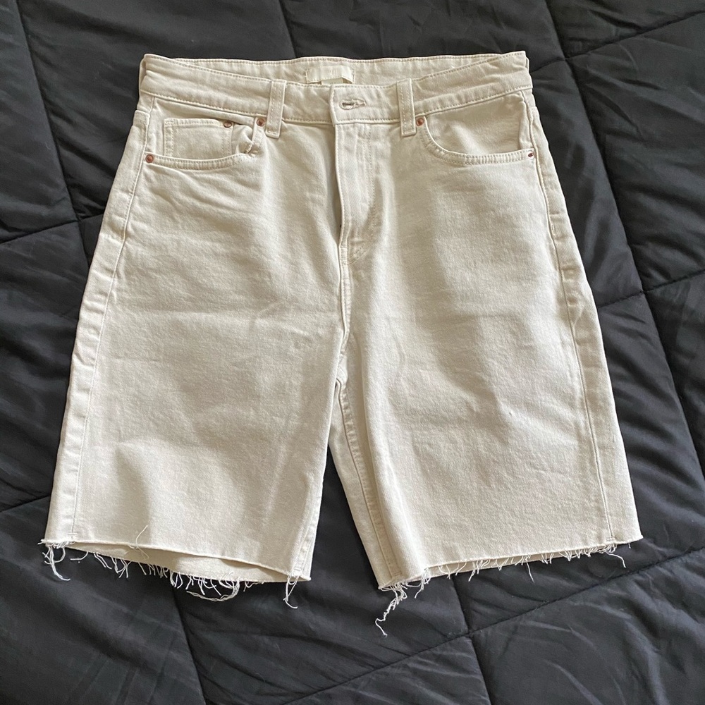 H&M HIGH WAISTED SHORTS